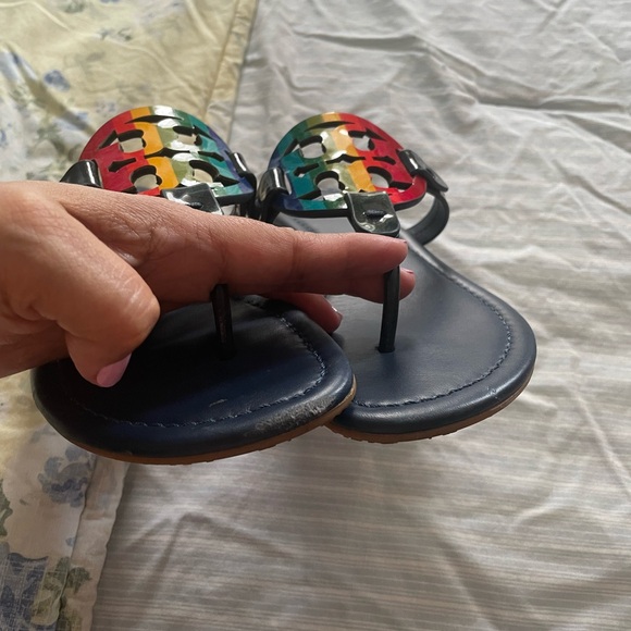 Tory Burch Miller Patent Sandal. Slightly used. In very good condition. - Picture 2 of 4